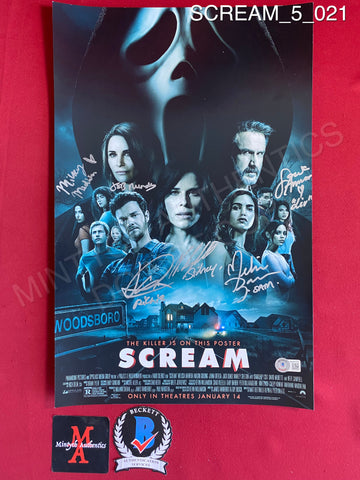 SCREAM_5_021 - 11x17 Photo Autographed By Jack Quaid, Jasmin Savoy Brown, Melissa Barrera, Mikey Madison, Sonia Ammar & Neve Campbell