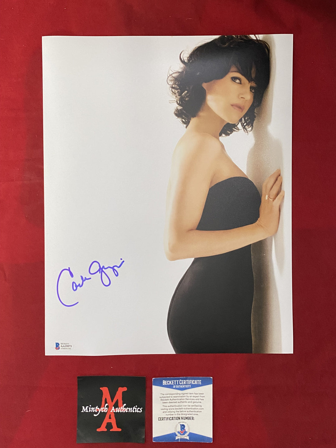 Carla Gugino Signed store 11x14 Photo F Autograph Hot Sexy Watchmen BAS COA