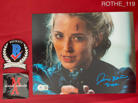 ROTHE_119 - 8x10 Photo Autographed By Jessica Rothe