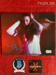 TYLER_355 - 8x10 Photo Autographed By Liv Tyler