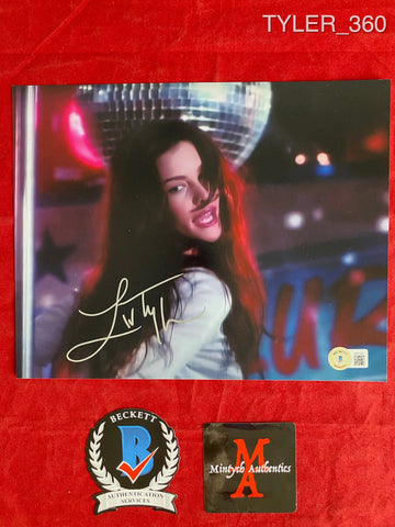 TYLER_360 - 8x10 Photo Autographed By Liv Tyler