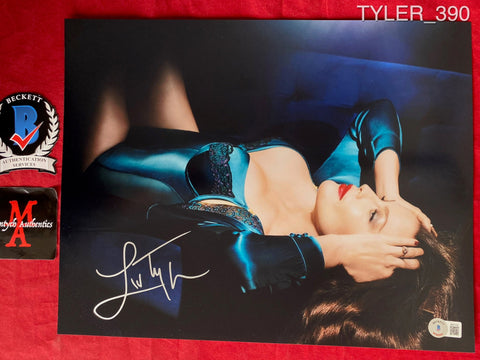 TYLER_390 - 11x14 Photo Autographed By Liv Tyler